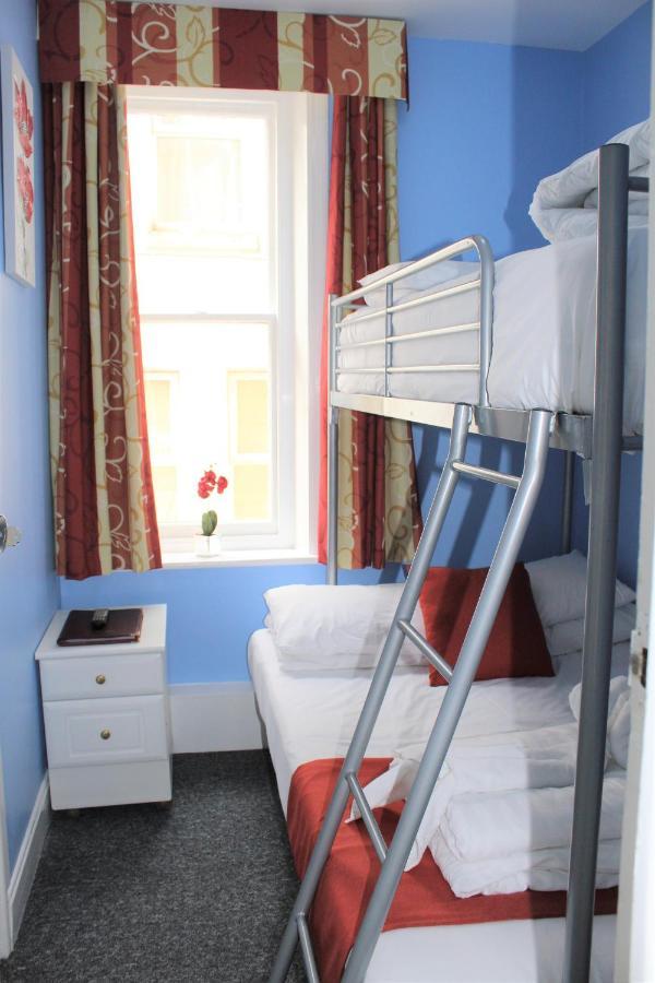 Backpackers Blackpool - Family Friendly Hotel Extérieur photo