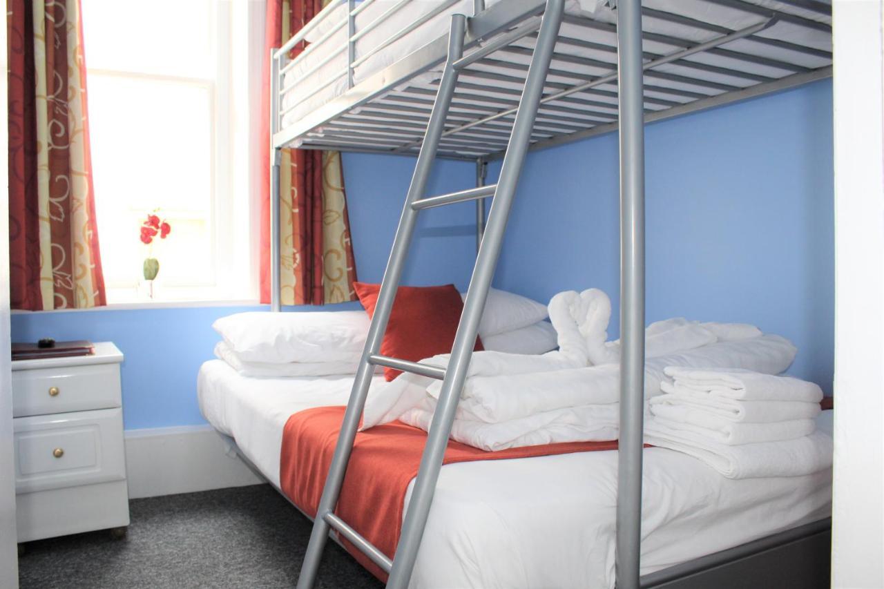 Backpackers Blackpool - Family Friendly Hotel Extérieur photo