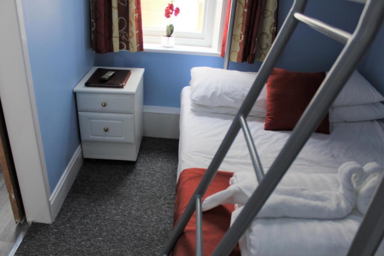 Backpackers Blackpool - Family Friendly Hotel Extérieur photo