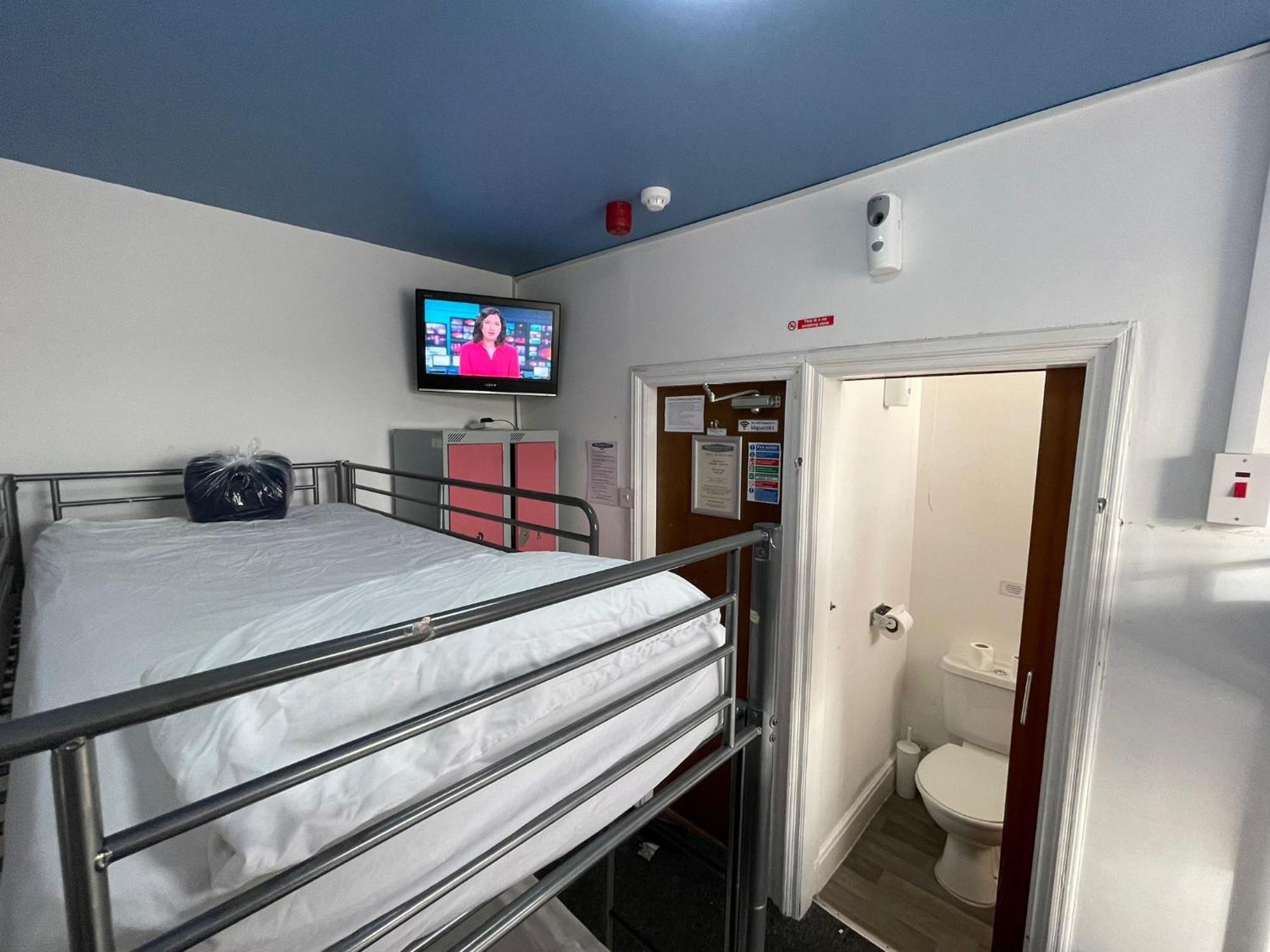 Backpackers Blackpool - Family Friendly Hotel Extérieur photo