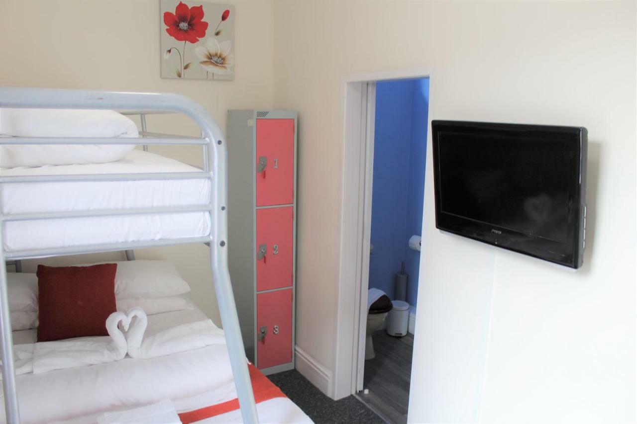 Backpackers Blackpool - Family Friendly Hotel Extérieur photo